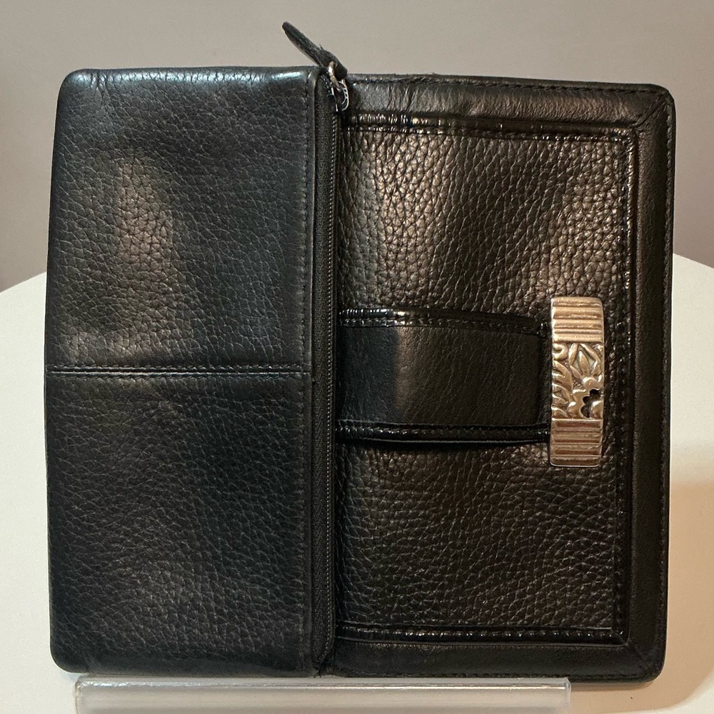 Brighton Black Pebbled & Patent Leather Medium Bifold Wallet Clutch EUC - Picture 3 of 15